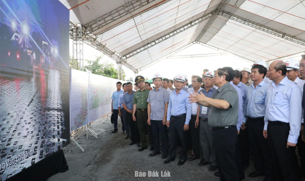 Thủ tướng Chính phủ Phạm Minh Chính biểu dương tỉnh Đắk Lắk làm tốt vai trò cơ quan chủ quản dự án cao tốc